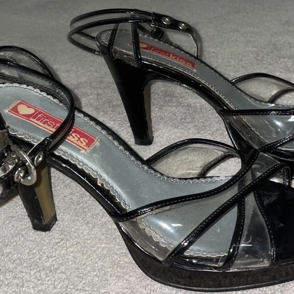 Black heels - Picture 2 of 2